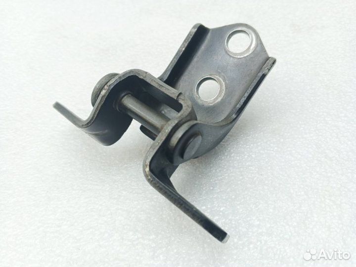 Петля двери передняя правая Mazda Cx-7 ER 2.3T