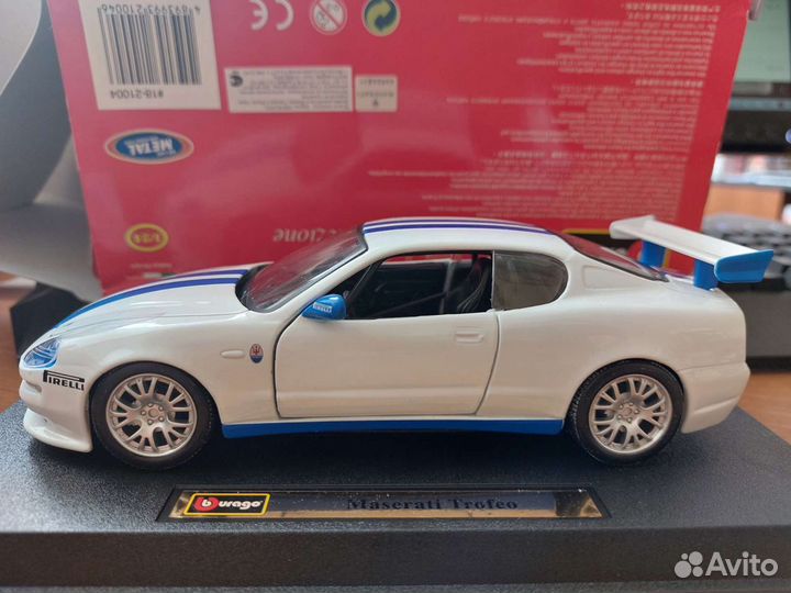 Коллекционная модель автомобиля Maserati 1:24