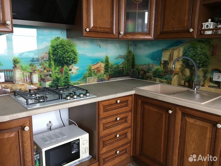 Стеклянный фартук для кухни