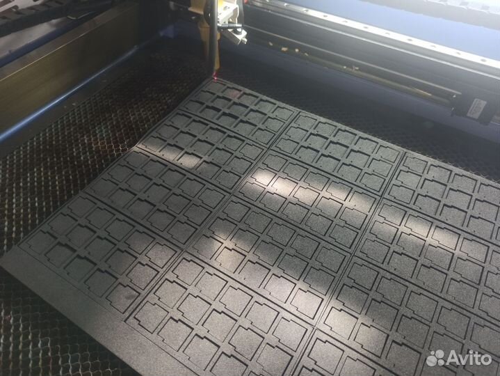 Лазерная резка и гравировка по дереву и пластикам