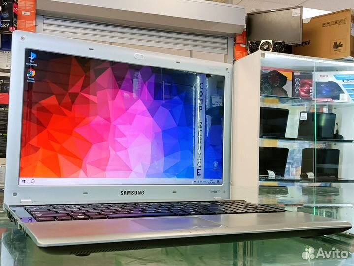 Ноутбук Samsung i5 8gb SSD GT 520m 1gb