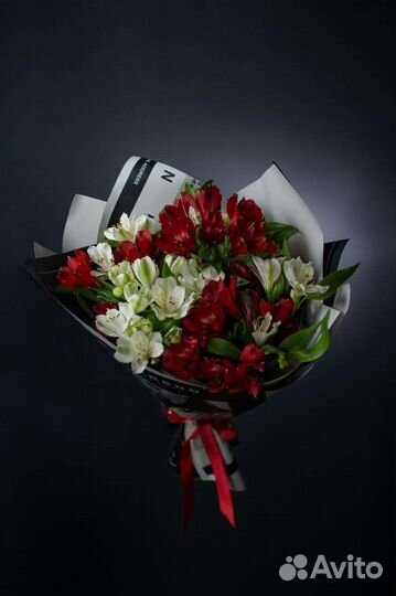 Монобукет с альстромерией