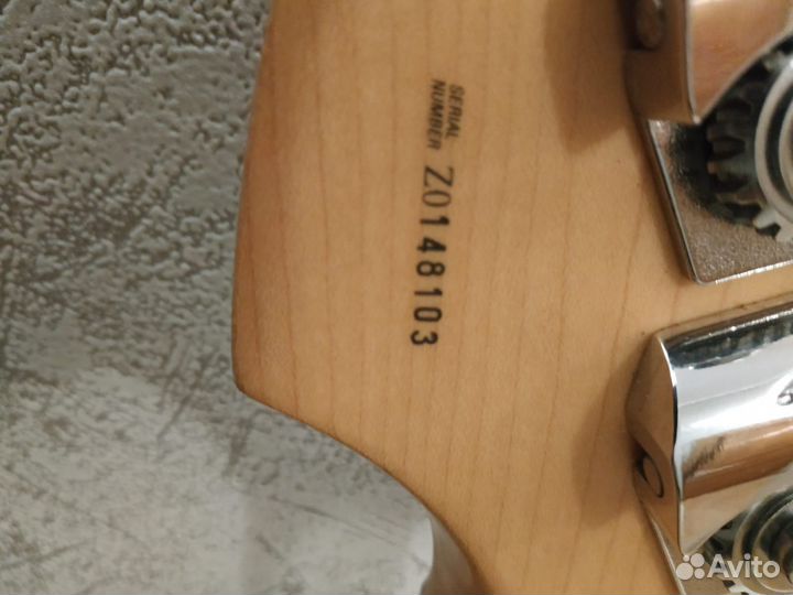 Бас-гитара fender
