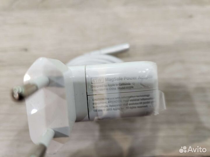 Новый Apple 45W MagSafe оригинал с обмена