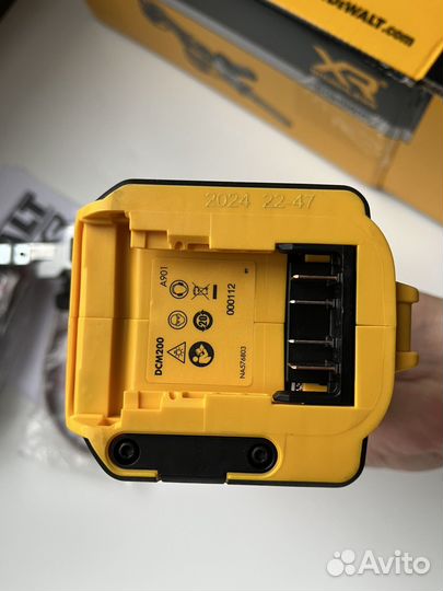 Ленточный напильник Dewalt DCM200