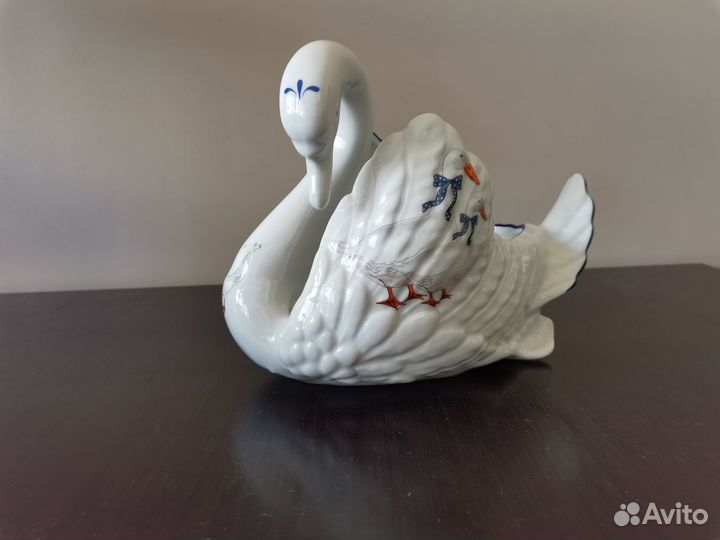 Посуда фарфоровая Гуси, предметы