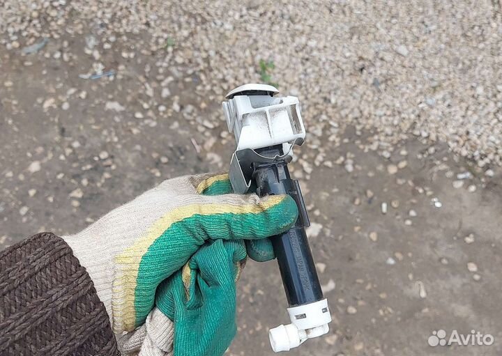 Форсунка омывателя фары Мазда 3 бл