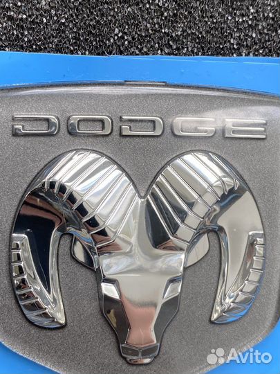 Эмблема на капот dodge intrepid оригинал