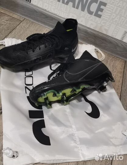 Футбольные бутсы