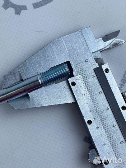 Шпилька головки цилиндра 182F,188F,190F (на карбюр