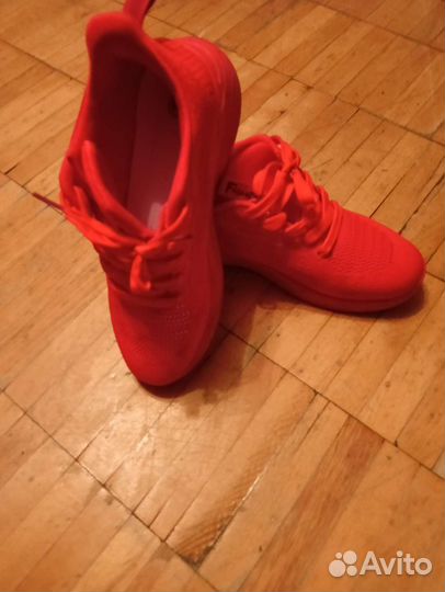 Кроссовки женские 38 размер