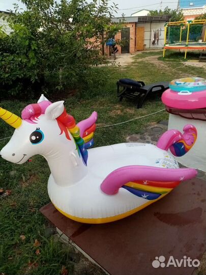 Надувной единорог