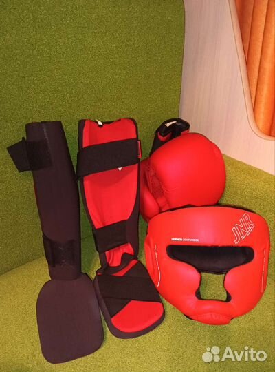 Защита детская для единоборств шлем, перчатки
