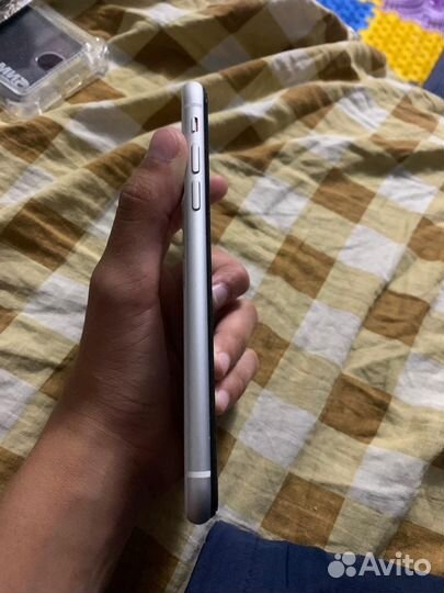 iPhone XR white 64 gb