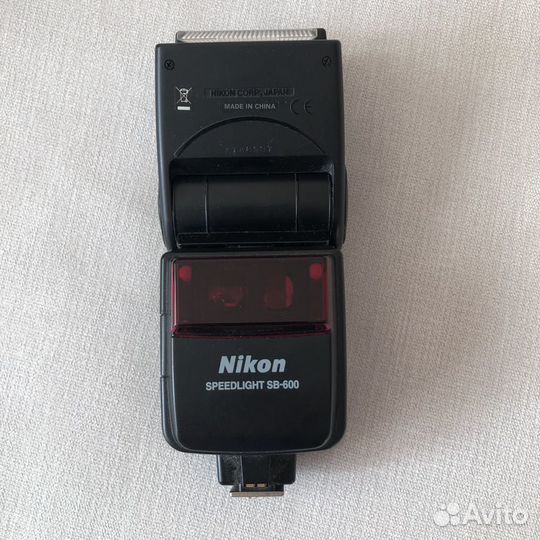 Вспышка Nikon Speedlight SB-600