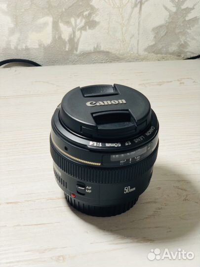 Зеркальный фотоаппарат