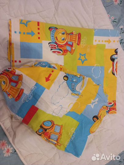 Детская кроватка с маятником и ящиком