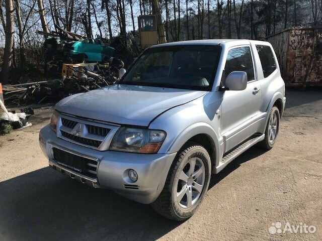Разбор на запчасти Mitsubishi Pajero / Montero