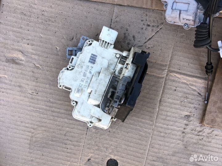 Замок дверь передний правый фольксваген пассат б6