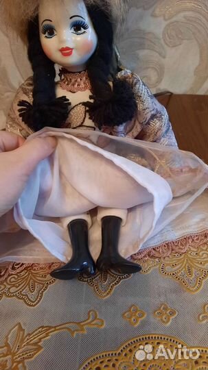 Кукла фарфоровая коллекционная