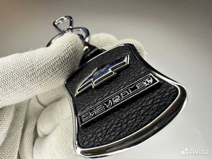 Брелок Chevrolet кожа-хром