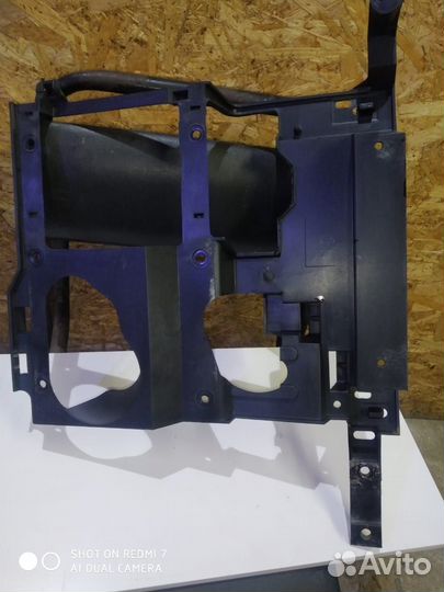 Кронштейн фары передний L на Tahoe 840