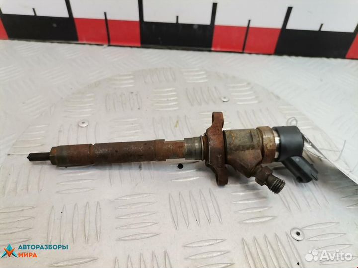 Форсунка Mazda 3 BL 2009 Y60613H50