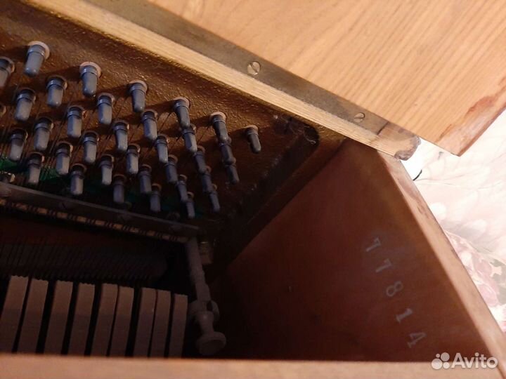 Старинное пианино August Forster