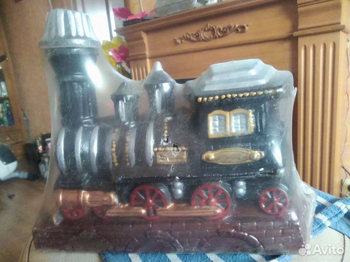 Статуэтка фарфор