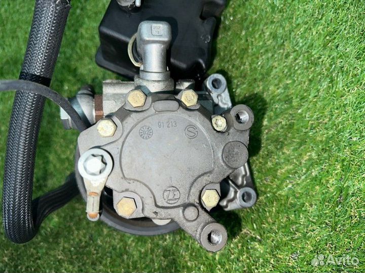 Насос гидроусилителя руля Mercedes E W211