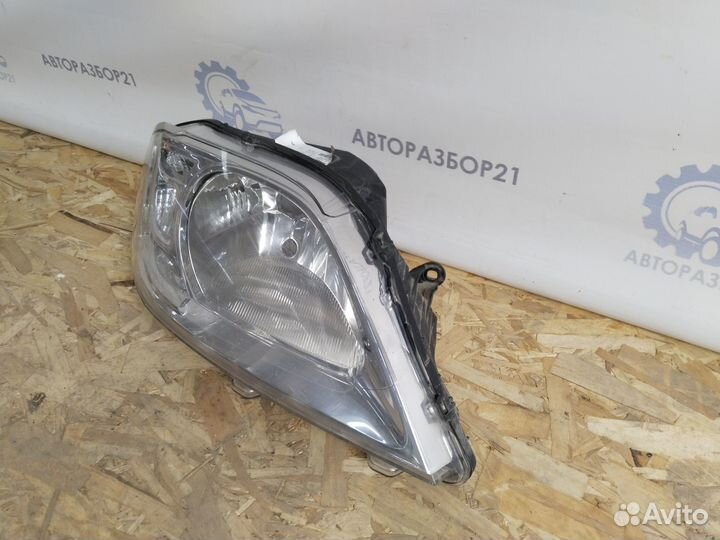 Фара правая LADA Largus / Renault Logan