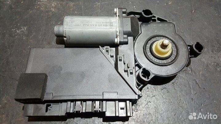 Мотор стеклоподъемника задний правый Porsche