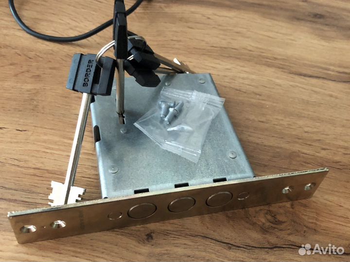 Замок дверной