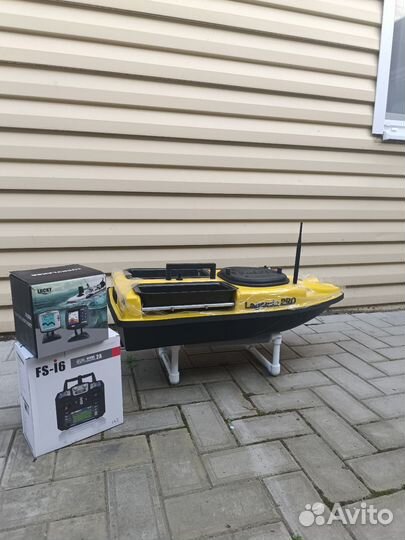 Прикормочный кораблик. С эхолотом