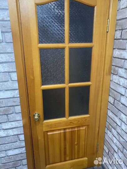 Дверь входная деревянная