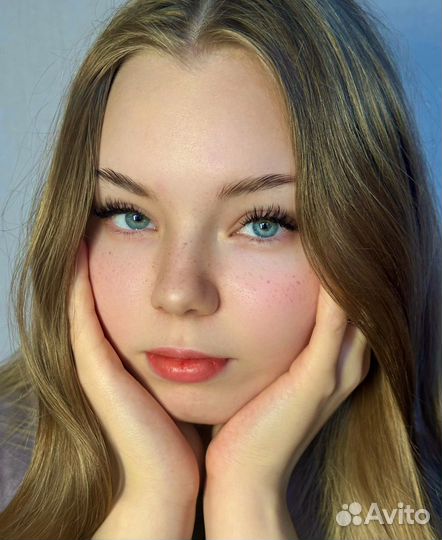 Модель на наращивание ресниц
