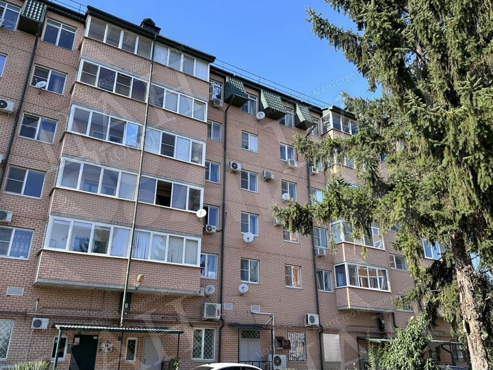 2-к. квартира, 77,2 м², 3/6 эт.