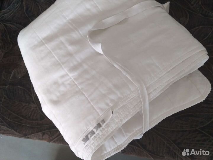 Одеяло,наматрасник,скатерти