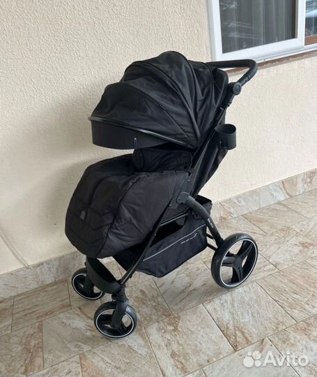 Прогулочная коляска jovola