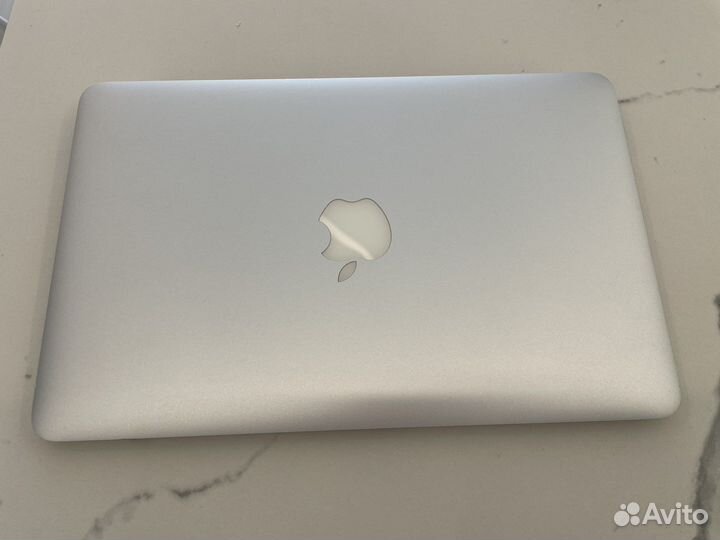 Macbook air 11 2011