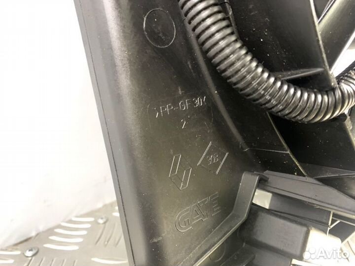 Вентилятор охлаждения радиатора Renault Megane II