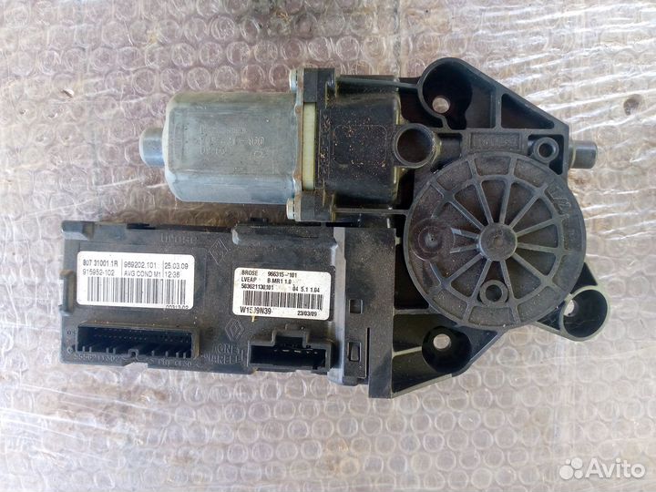 Мотор стеклоподъемника двери п/л Renault Scenic 3