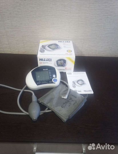 Тонометр полуавтоматический