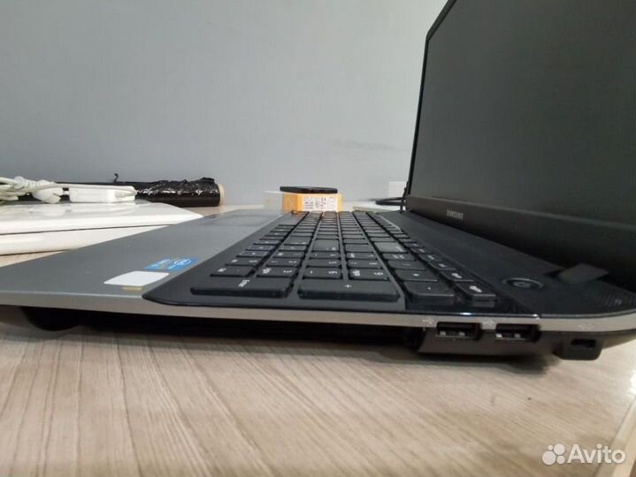 Ноутбук Samsung Np300e5a-S05ru Core I5