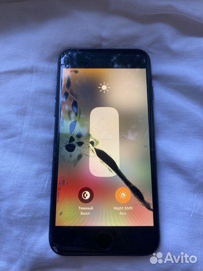 Телефон iPhone se 2020