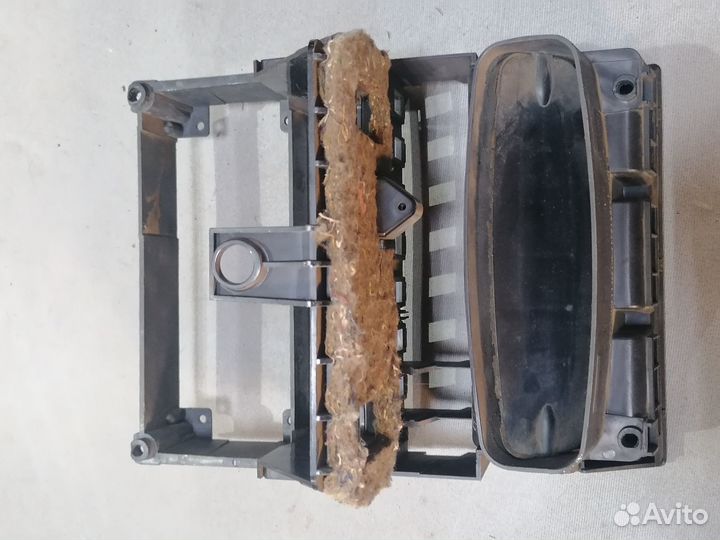Накладка консол.центр.Audi 80 1990 893857183 B3