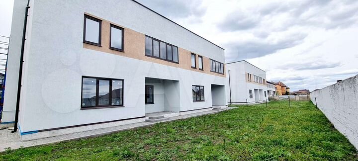 Таунхаус 210 м² на участке 4 сот.