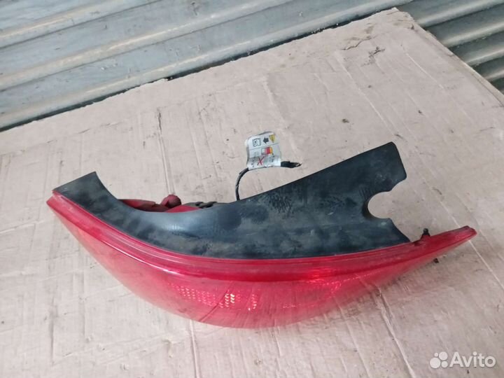 Фонарь задний правый peugeot 308