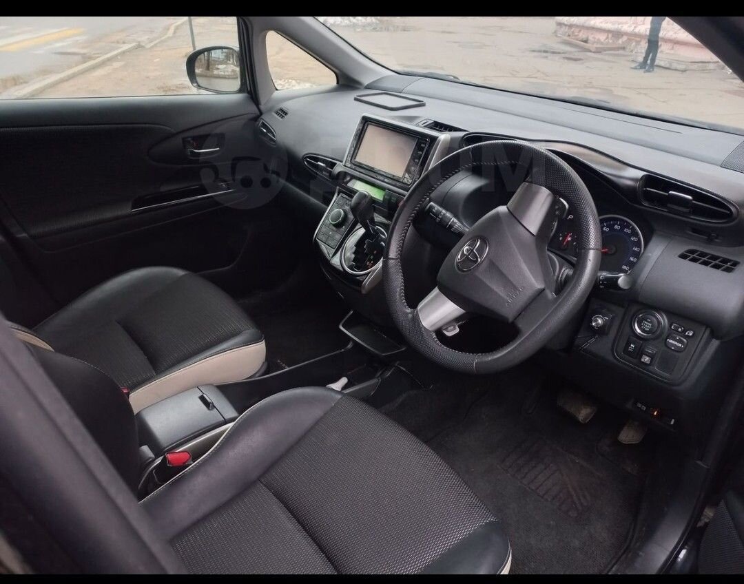 Toyota Wish: фото владельца
