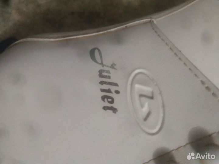 Коньки фигурные детские 30 размер и37